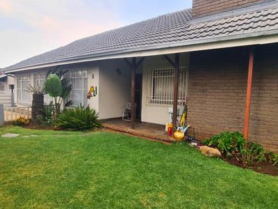 House For Sale in Cresslawn, Kempton Park