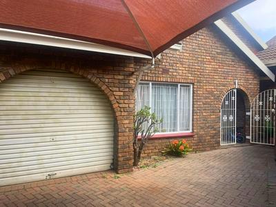 Cluster House For Rent in Birchleigh North, Kempton Park